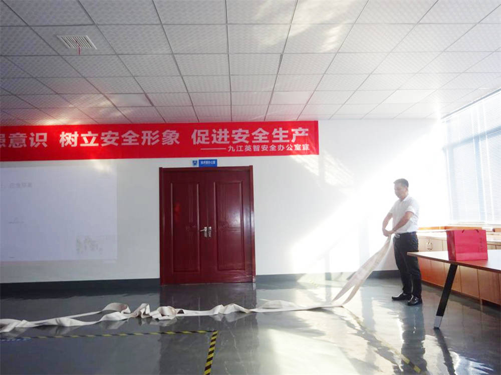 落實主體責(zé)任，提高防患意識。樹立安全形象，促進安全生產(chǎn)
